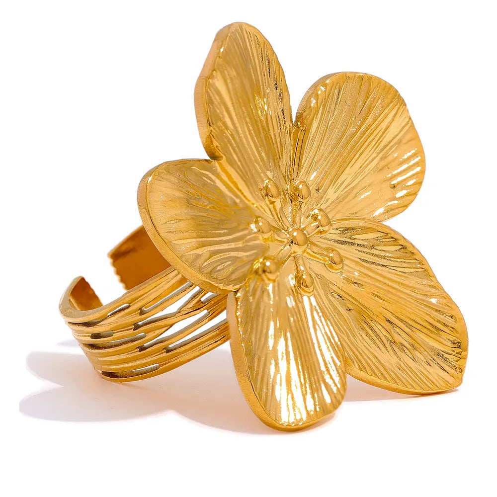 Detailed Gold Flower Ring Vow Jewelry