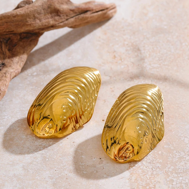 Gold Detailed Oyster Earrings