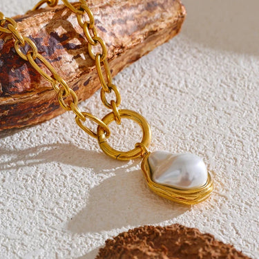 Gold Baroque Pearl Pendant Necklace