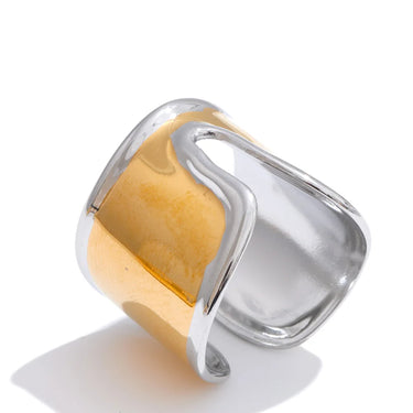 Smooth Detailed Open Ring